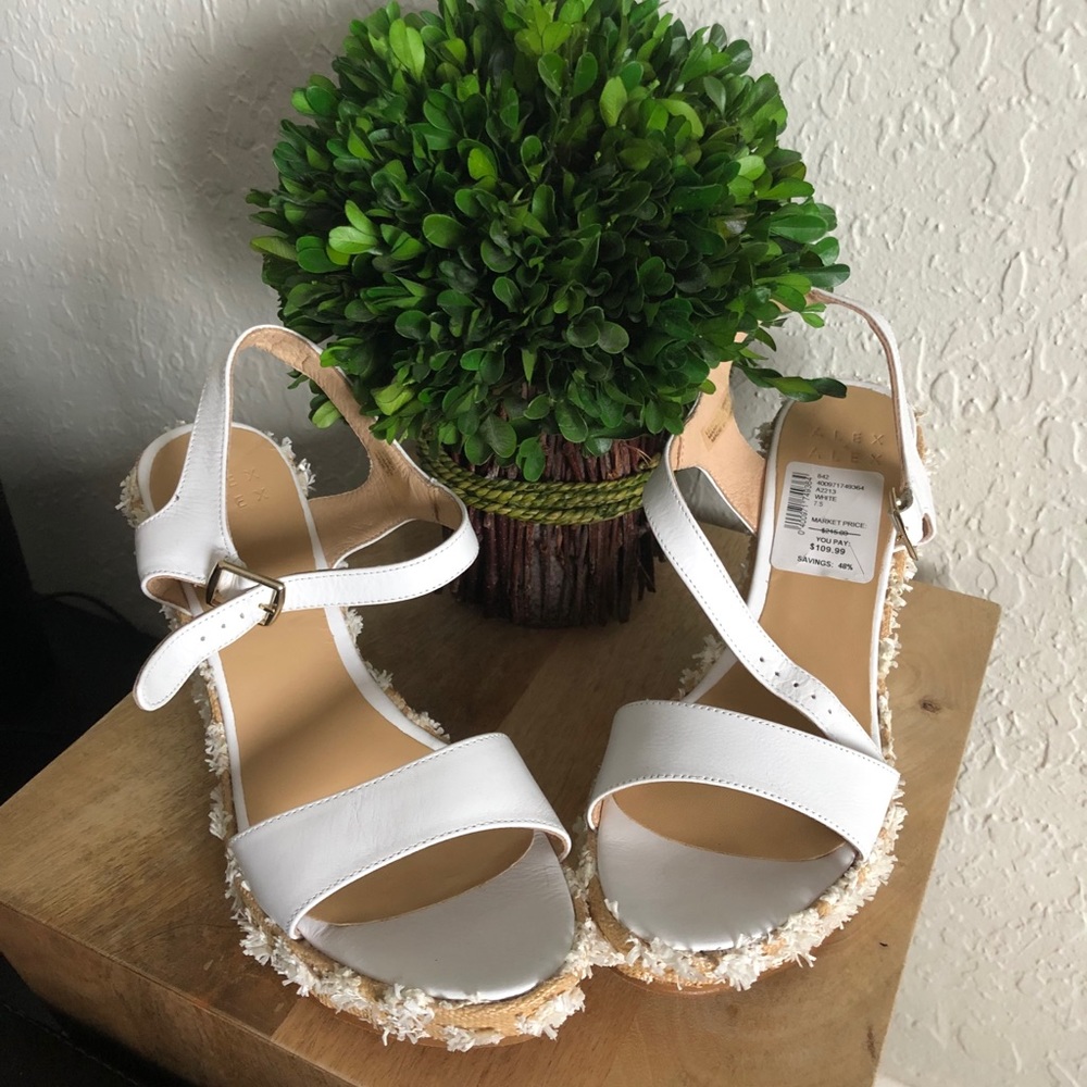 NWT Alex & Alex white wedge sandals